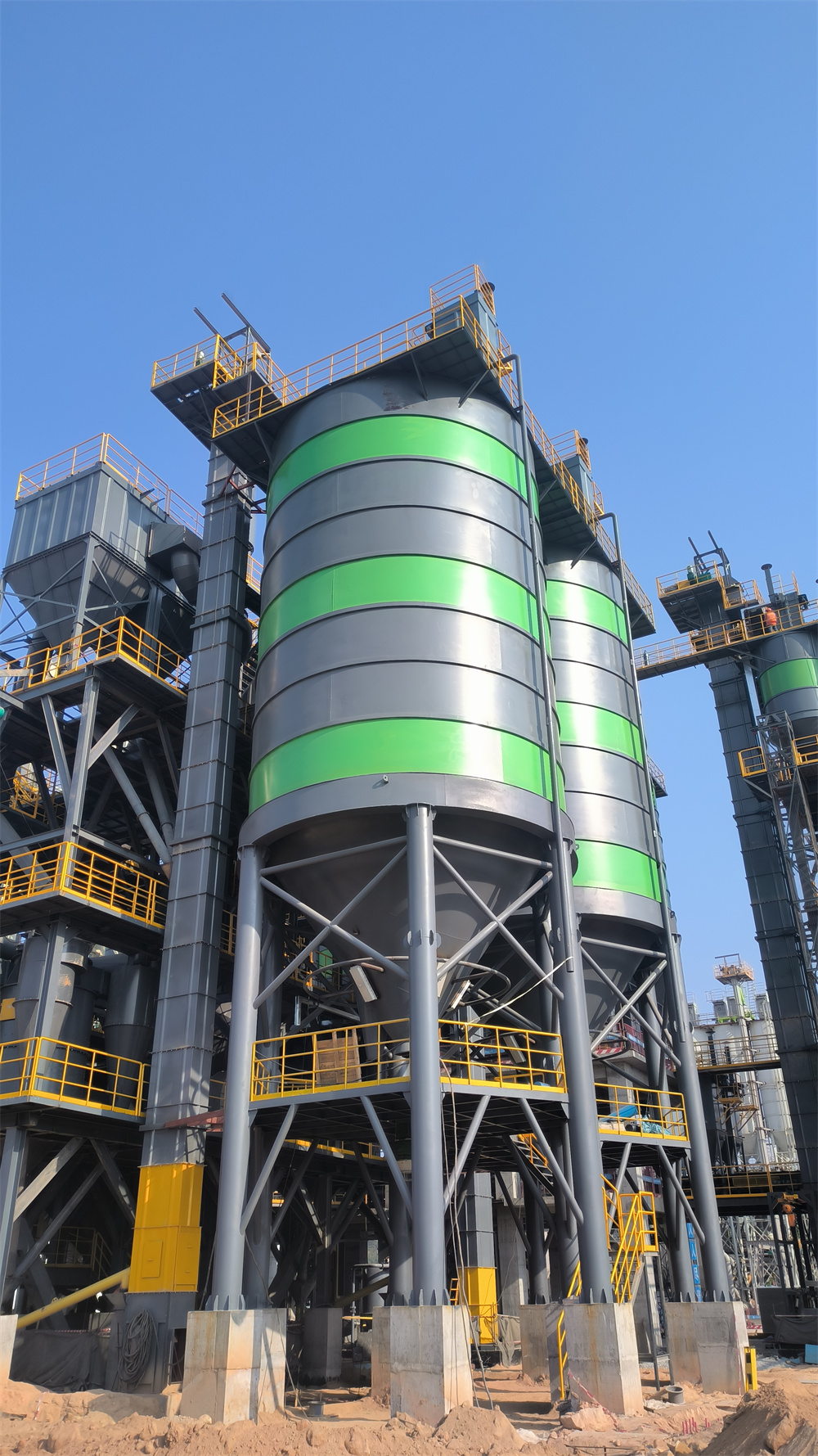 砂粉中心生产线筒仓