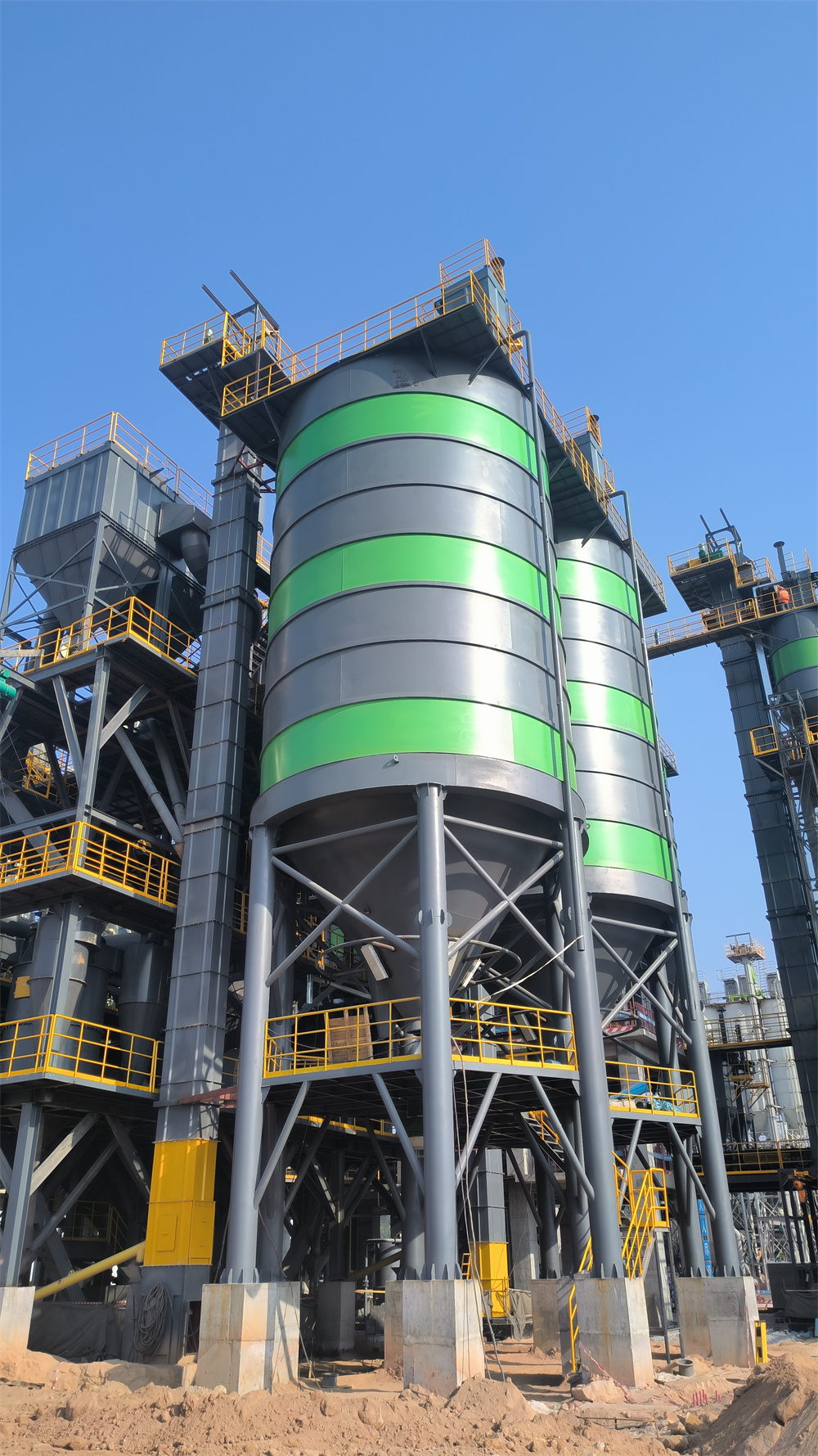 砂粉中心生产线筒仓